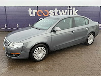 2006 - volkswagen - passat - 1.6 fsi highline - personenauto - afbeelding 1 van  12