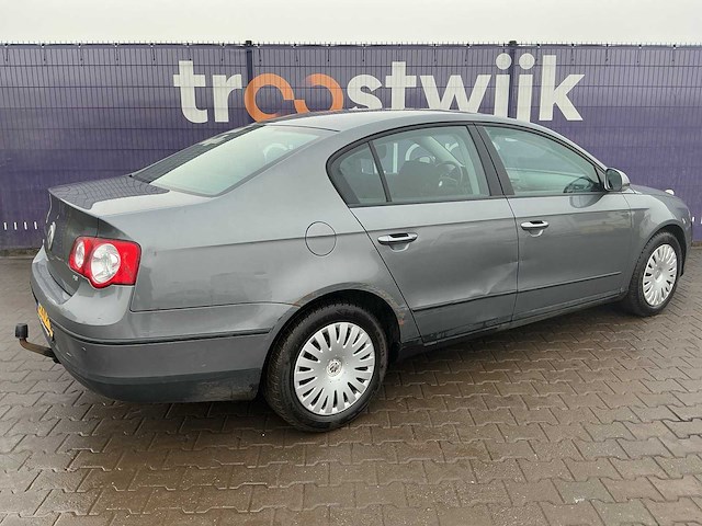 2006 - volkswagen - passat - 1.6 fsi highline - personenauto - afbeelding 7 van  12