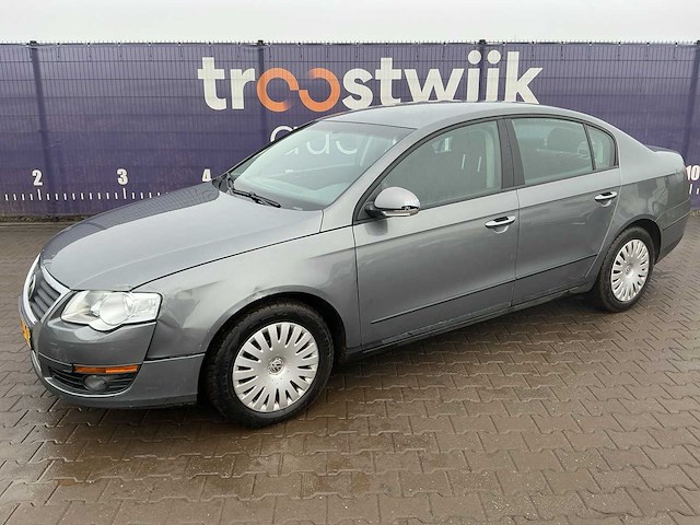 2006 - volkswagen - passat - 1.6 fsi highline - personenauto - afbeelding 1 van  12