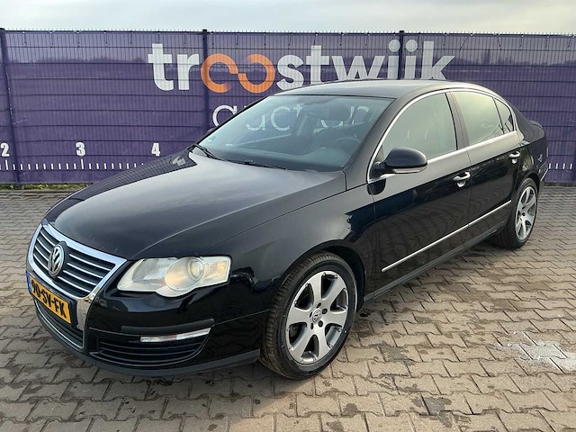 2006 - volkswagen - passat - 2.0 fsi highline - personenauto - afbeelding 1 van  5