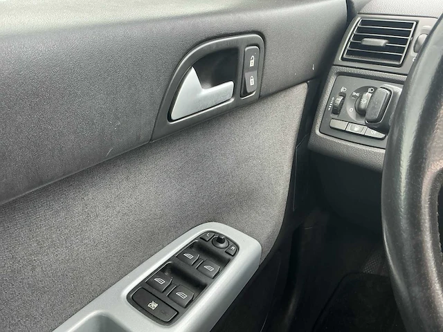 2006 - volvo - v50 - 1.6d - personenauto - afbeelding 3 van  12