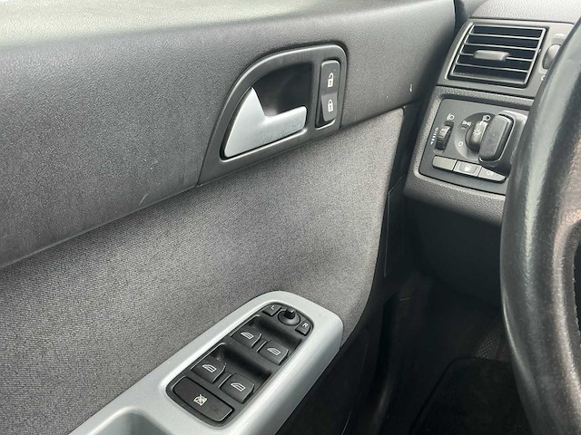 2006 - volvo - v50 - 1.6d - personenauto - afbeelding 3 van  12