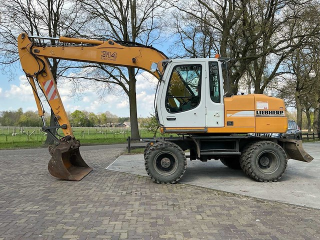 2006 a314 banden graafmachine - afbeelding 11 van  29