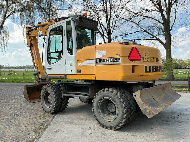 2006 a314 banden graafmachine - afbeelding 20 van  29