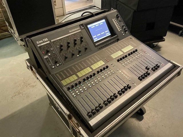 2006 allen&heath ilive r80 digitale mengtafel set - afbeelding 1 van  15