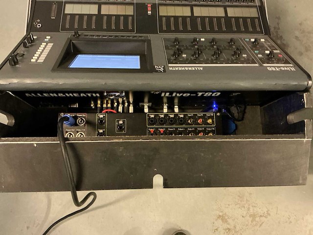 2006 allen&heath ilive r80 digitale mengtafel set - afbeelding 14 van  15