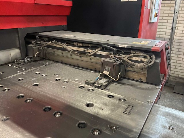 2006 amada lc1212a4nt cnc-gestuurde lasersnijmachine - afbeelding 10 van  30