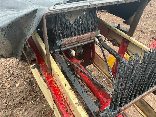 2006 apkil z-222 straatveegmachine - afbeelding 11 van  11