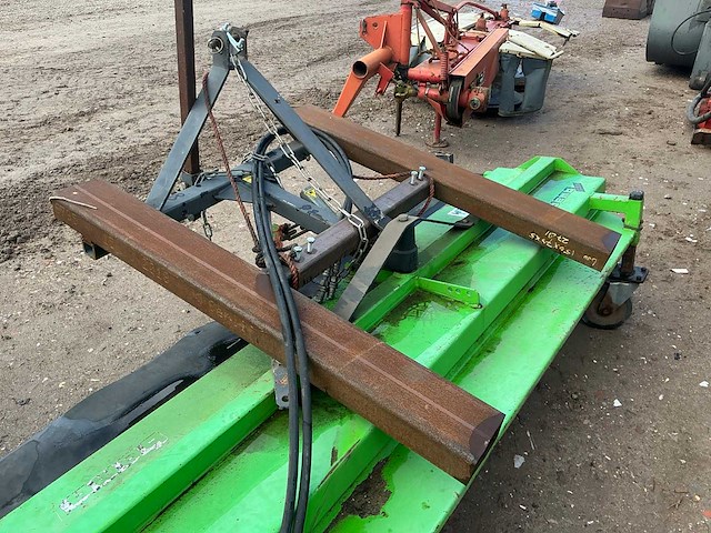 2006 bemo 2300 agrar hydraulische straatveegmachine - afbeelding 7 van  10