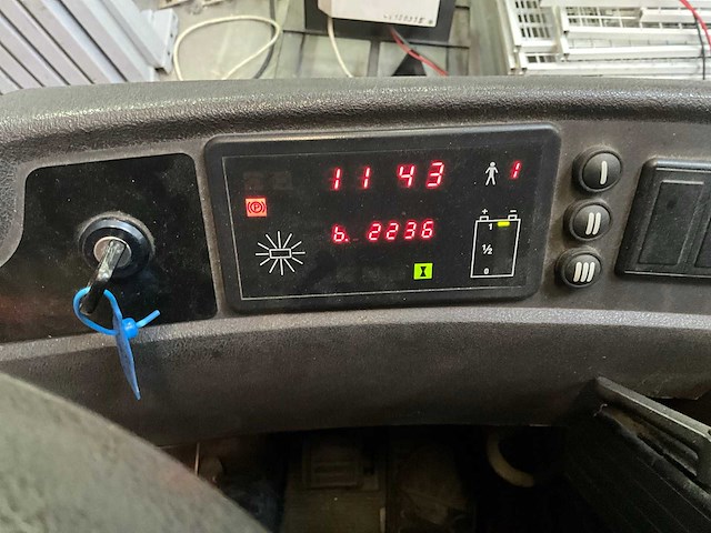 2006 bt rr m14 reachtruck - afbeelding 15 van  16