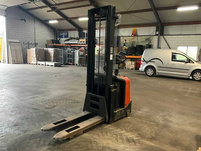 2006 bt spe 160 stapelaar - afbeelding 1 van  11