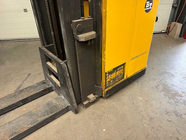 2006 bt sps 1.6/3 elektrische stapelaar - afbeelding 2 van  9