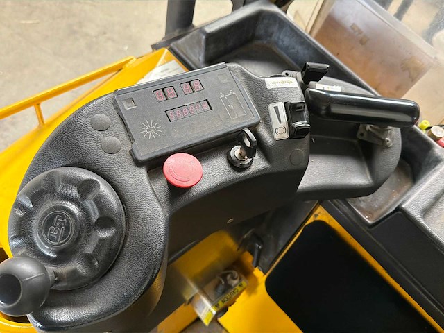 2006 bt sps 1.6/3 elektrische stapelaar - afbeelding 7 van  9