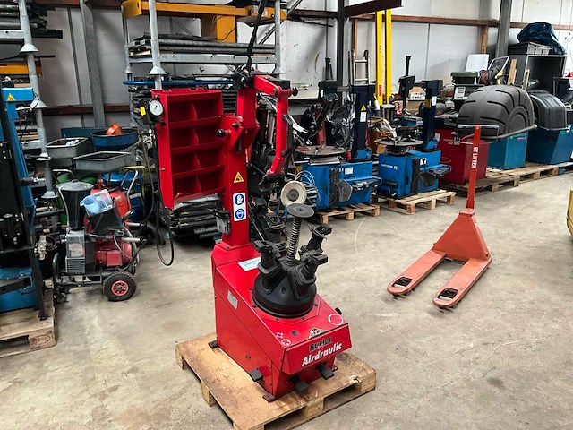 2006 butler 1050 banden de-en montageapparaat - afbeelding 1 van  8