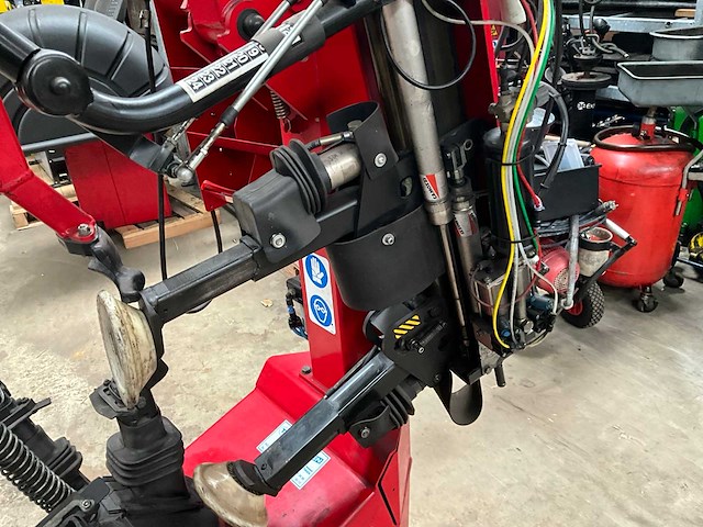 2006 butler 1050 banden de-en montageapparaat - afbeelding 6 van  8