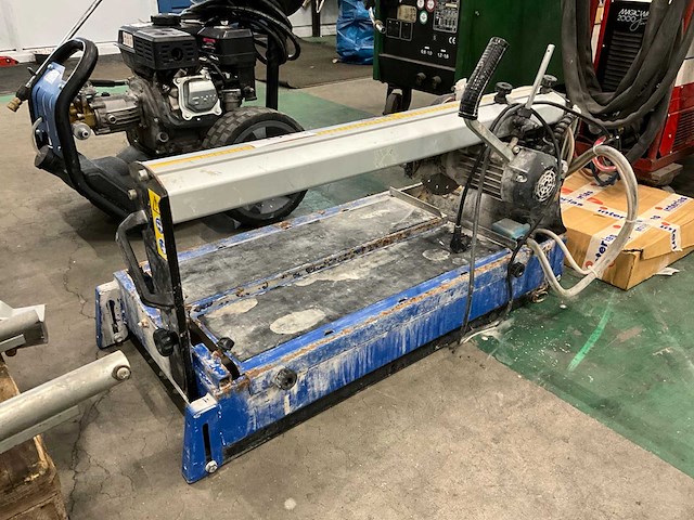 2006 carat buk265000 tegelzaagmachine - afbeelding 2 van  9