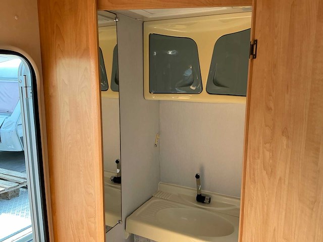 2006 caravelair antarès luxe 390 caravan - afbeelding 6 van  18