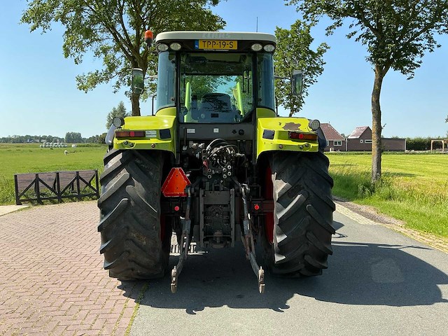 2006 claas ares 657 atz vierwielaangedreven landbouwtractor met voorlader - afbeelding 4 van  35