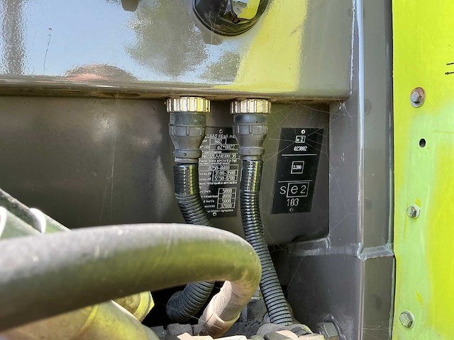 2006 claas ares 657 atz vierwielaangedreven landbouwtractor met voorlader - afbeelding 8 van  35