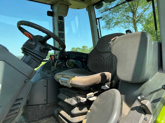 2006 claas ares 657 atz vierwielaangedreven landbouwtractor met voorlader - afbeelding 15 van  35