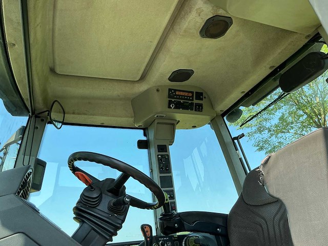 2006 claas ares 657 atz vierwielaangedreven landbouwtractor met voorlader - afbeelding 17 van  35