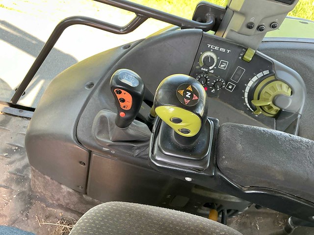2006 claas ares 657 atz vierwielaangedreven landbouwtractor met voorlader - afbeelding 19 van  35