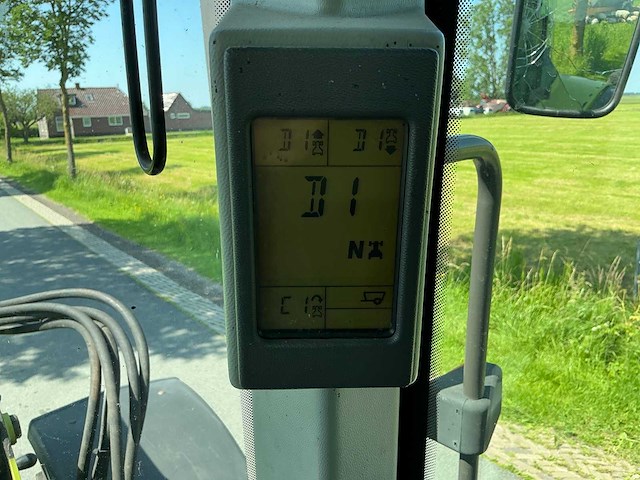 2006 claas ares 657 atz vierwielaangedreven landbouwtractor met voorlader - afbeelding 29 van  35