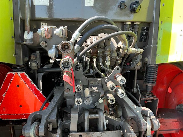 2006 claas ares 657 atz vierwielaangedreven landbouwtractor met voorlader - afbeelding 5 van  12