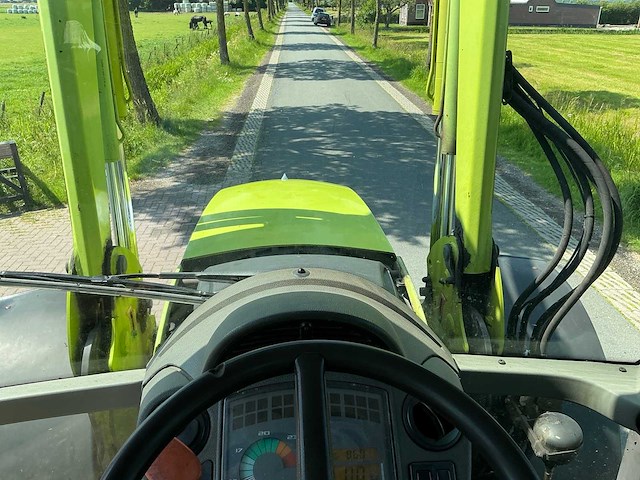 2006 claas ares 657 atz vierwielaangedreven landbouwtractor met voorlader - afbeelding 10 van  12