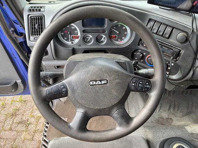 2006 daf fa lf55.220 vrachtwagen - afbeelding 2 van  2