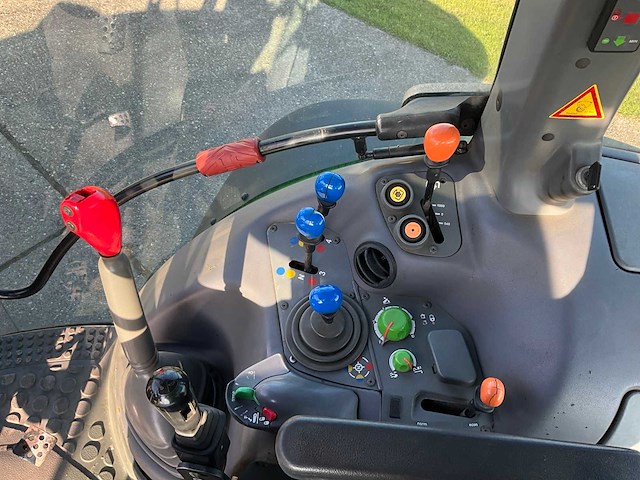 2006 deutz-fahr agrotron 108 vierwielaangedreven landbouwtractor - afbeelding 24 van  36