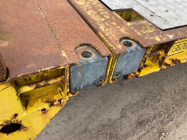 2006 dinkel dtaj 20000 uitschuifbare middenasaanhangwagen – 20 ton – nl kenteken - afbeelding 10 van  18