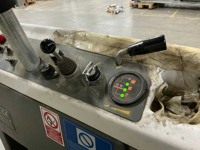 2006 dulevo h1030ro vloer reinigingsmachine - afbeelding 5 van  17