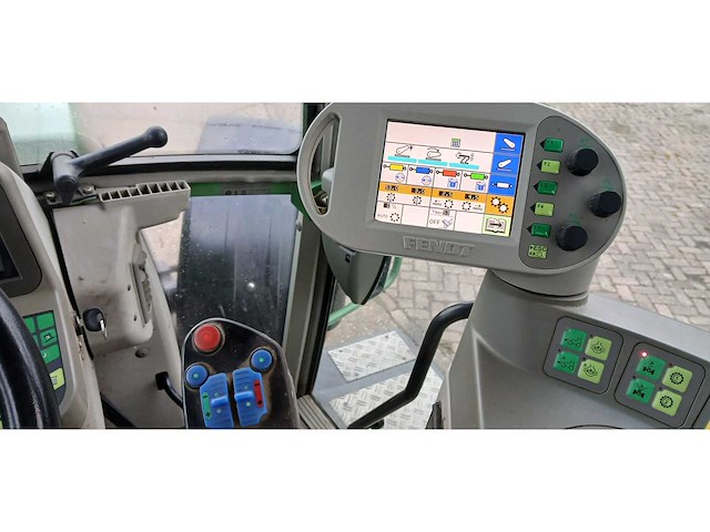 2006 fendt 817 vario vierwielaangedreven landbouwtractor - afbeelding 9 van  13
