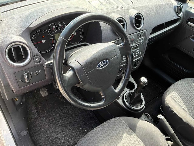 2006 ford fusion 1.4-16v trend personenauto - afbeelding 2 van  18