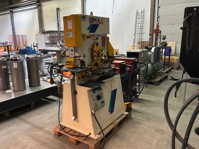 2006 geka bendicrop pons- en knipmachine - afbeelding 1 van  19