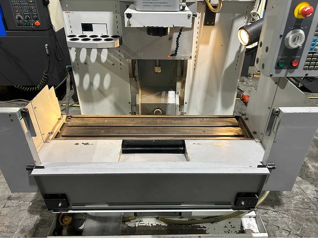 2006 haas toolroom frees 1ce cnc universeel machinecentrum - afbeelding 14 van  15