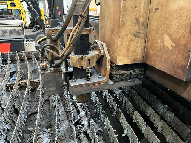 2006 haco kompakt 3015 plasmasnijtafel - afbeelding 15 van  24