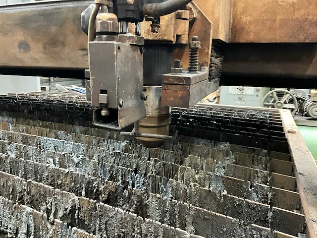 2006 haco kompakt 3015 plasmasnijtafel - afbeelding 13 van  20