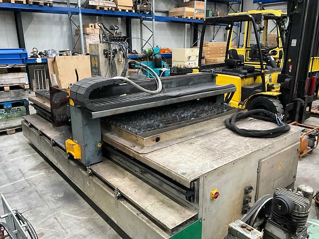 2006 haco kompakt 3015 plasmasnijtafel - afbeelding 16 van  20