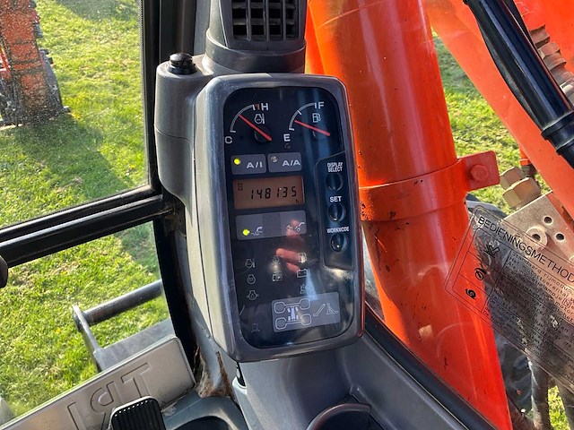 2006 hitachi zaxis 130w banden graafmachine - afbeelding 8 van  14
