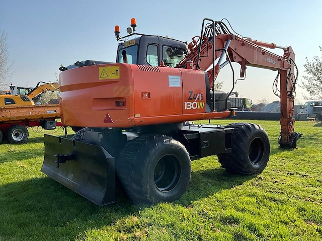 2006 hitachi zaxis 130w banden graafmachine - afbeelding 2 van  14