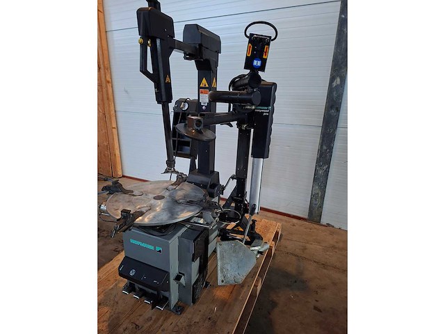 2006 hofmann monty 3550 gp banden de-en montageapparaat - afbeelding 3 van  9