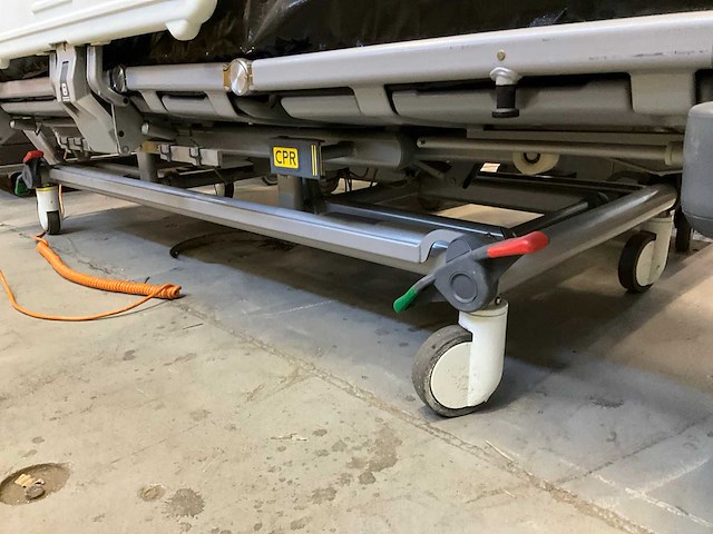 2006 huntleigh healthcare 800bc22a ziekenhuisbed - afbeelding 6 van  7