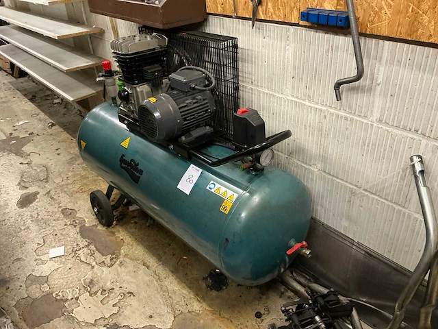 2006 huvema zuigercompressor - afbeelding 1 van  6