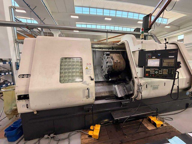 2006 hwacheon hi tech 700 cnc draaibank - afbeelding 1 van  5