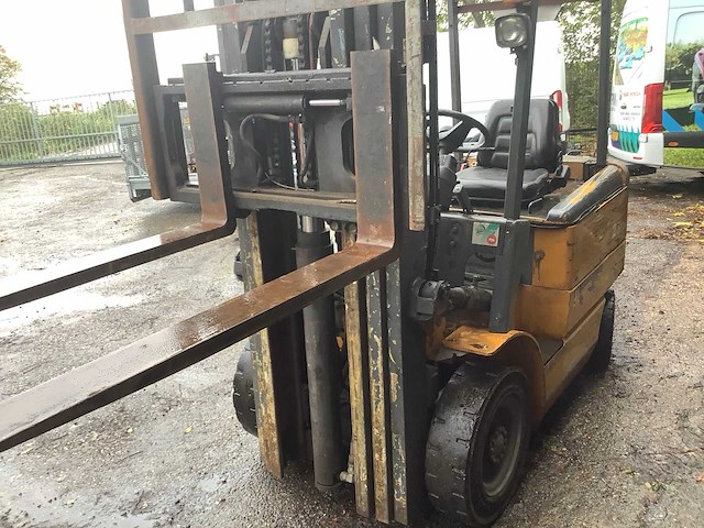2006 hytsu cpd25 vorkheftruck - afbeelding 6 van  8