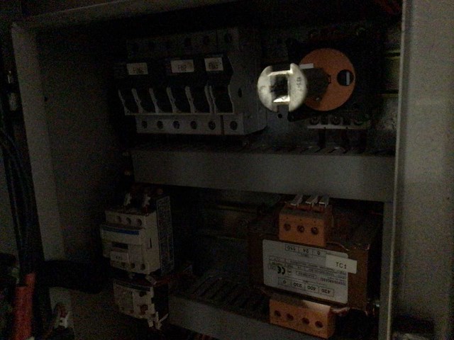 2006 industria masetto schio hy 40 va overige pons- en stansmachines - afbeelding 8 van  8