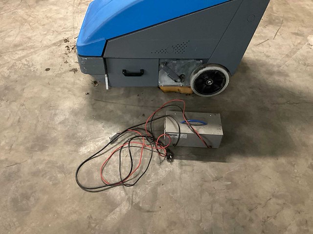 2006 isal pb55 et zelfrijdende veegmachine - afbeelding 10 van  14