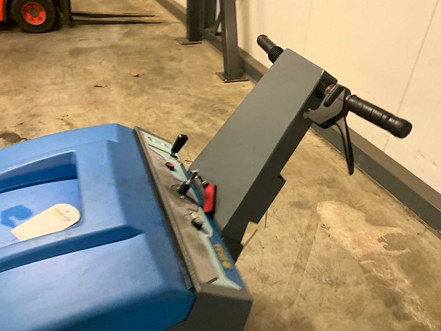 2006 isal pb55 et zelfrijdende veegmachine - afbeelding 12 van  14